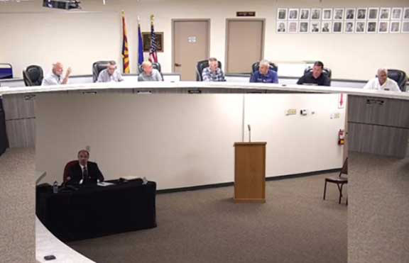 Safford Council narrowly passes chain of command rules