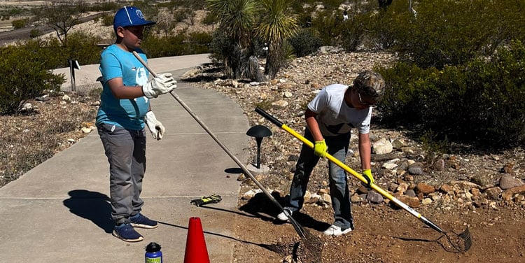 Dorothy Stinson fourth graders participate in Earth Day service at EAC Discovery Park 