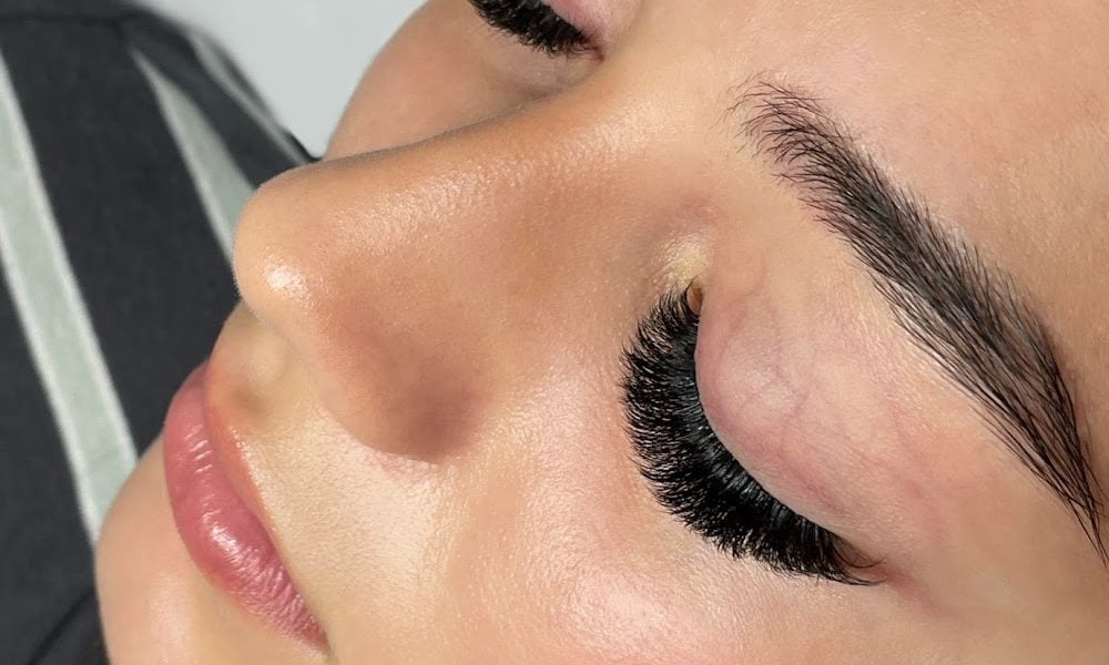 Des Lash Studio — Lash Extensions