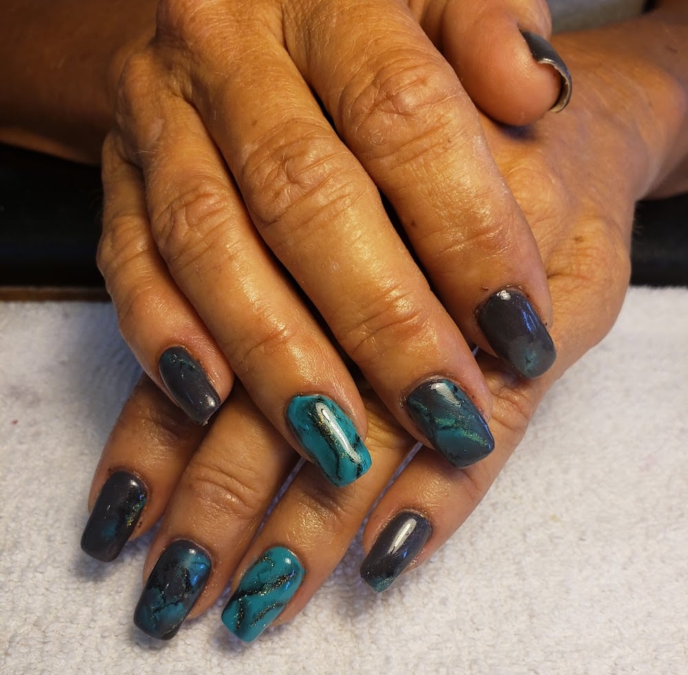The Dollhouse Salon