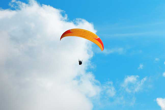 Man dies paragliding at Frye Mesa