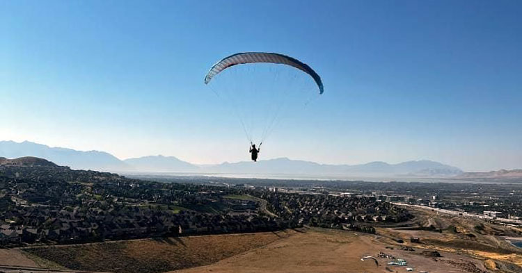 Paraglider dies after crashing into Frye Mesa