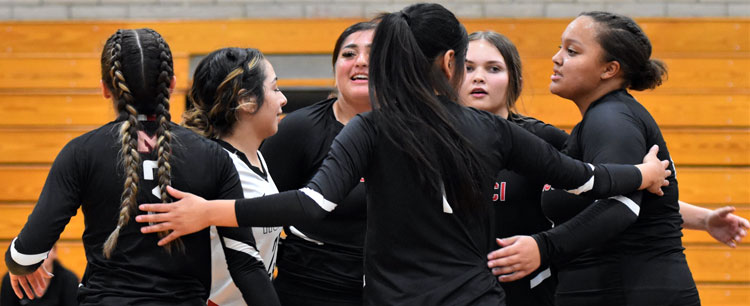 Globe leaves Morenci with volleyball meet title