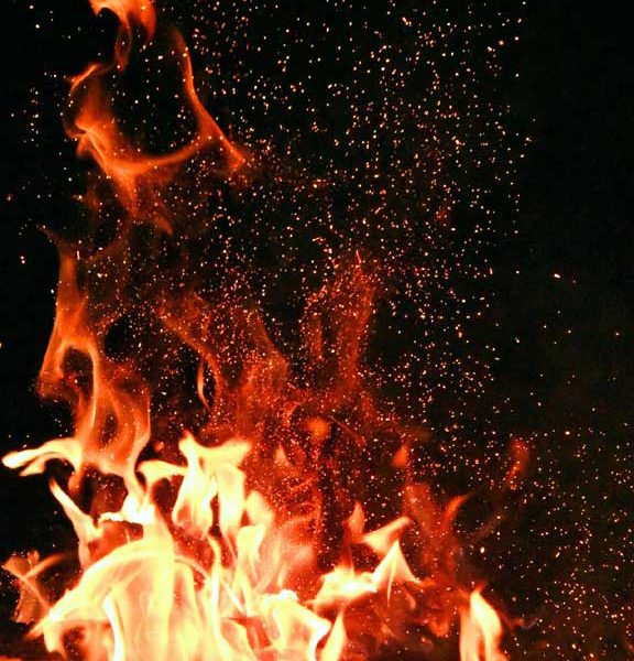 Good Samaritan saves home from fire