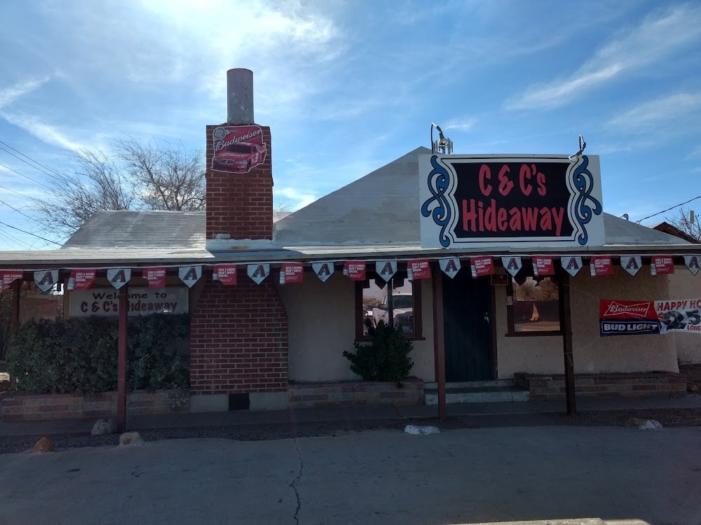 Trailhead Hideaway Bar and Grill