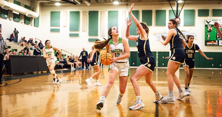 Eagles open region play 2-0
