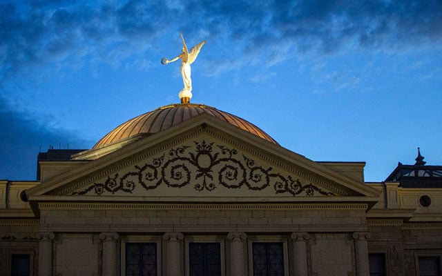 Arizona Legislature adjourns just in time to prevent the repealed 1864 abortion ban from taking effect