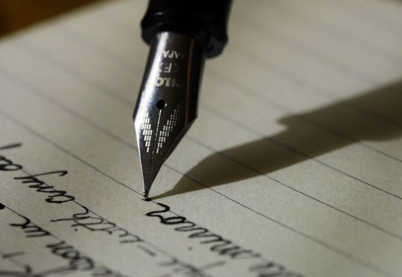 Hire the Best Manuscript Editors: 6 Tips to Save Your Time and Energy