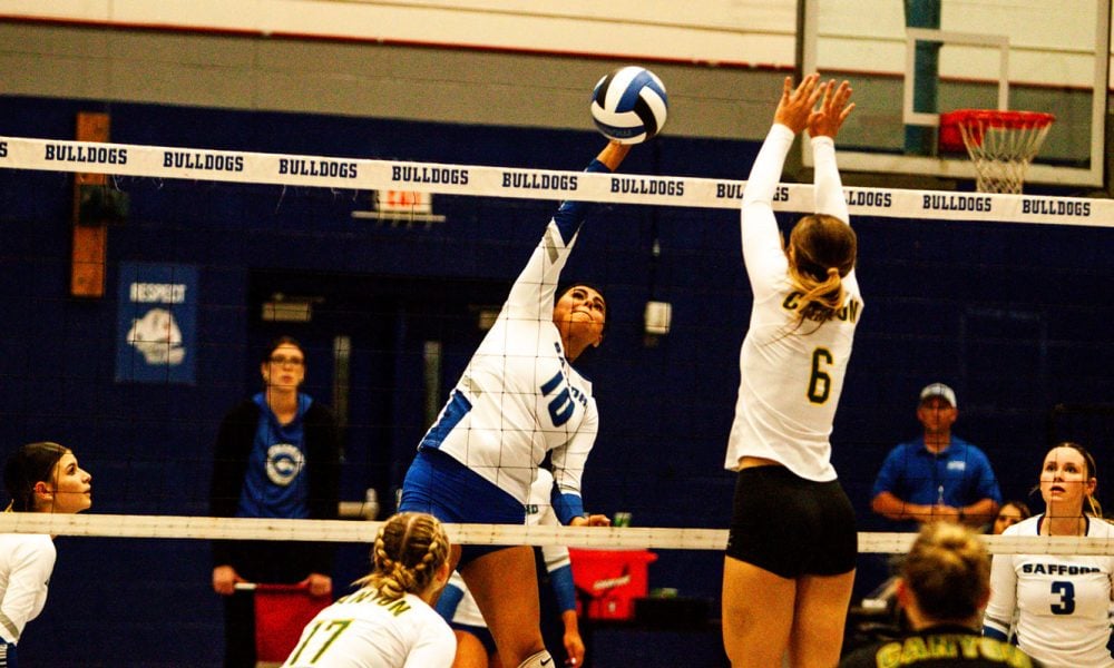 Dorados hold on to defeat Bulldogs