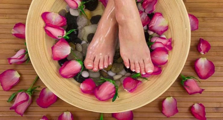 Woman scammed while selling feet pictures online