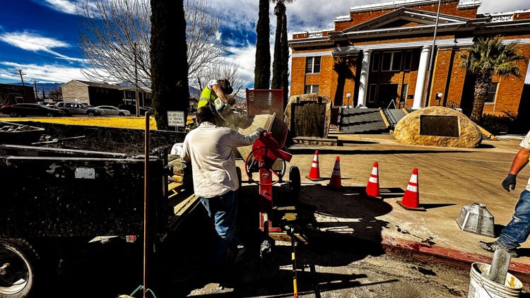 Safford installing solar-powered, lighted crosswalk signs at courthouse