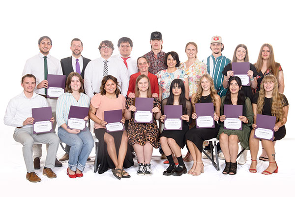 EAC Foundation receives 0,000 from United Way to support local student scholarships  – GilaValleyCentral
